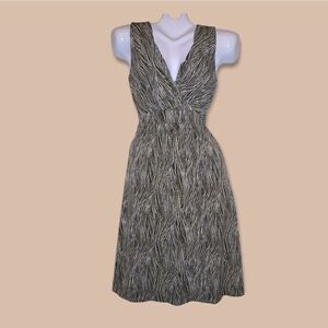 Josephine Petite V-neck Sleeveless Tie Back Green&White Dress Size SP Like New